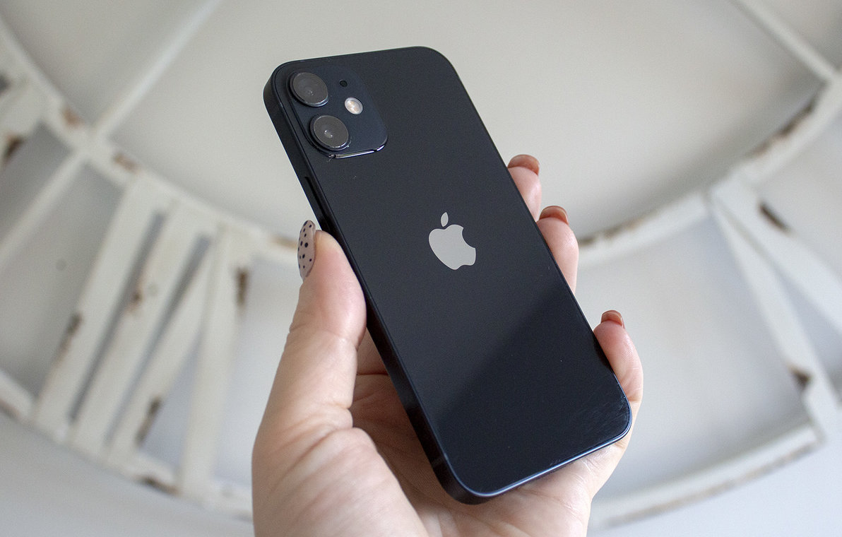 Buy Big! Grade B - Black Unlocked 12 64GB Apple Save Refurbished iPhone